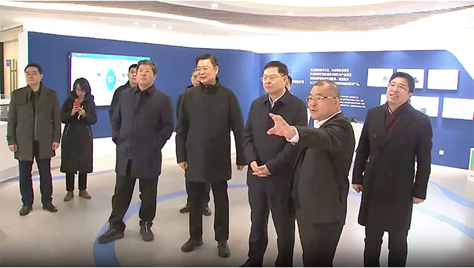 青島市委副書記、市長(zhǎng)趙豪志調(diào)研青源峰達(dá)太赫茲關(guān)鍵技術(shù)研發(fā)和科技成果轉(zhuǎn)化工作